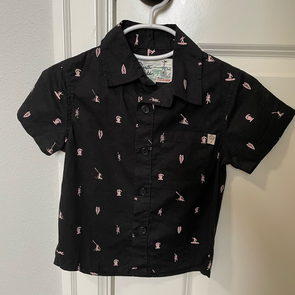 Roberta Oaks Hawaii kids aloha shirt in black Heritage print, 2T.